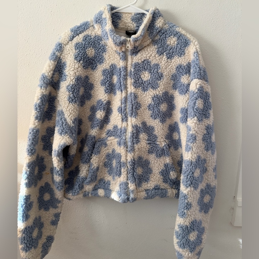 PacSun Blue and White Floral Sherpa